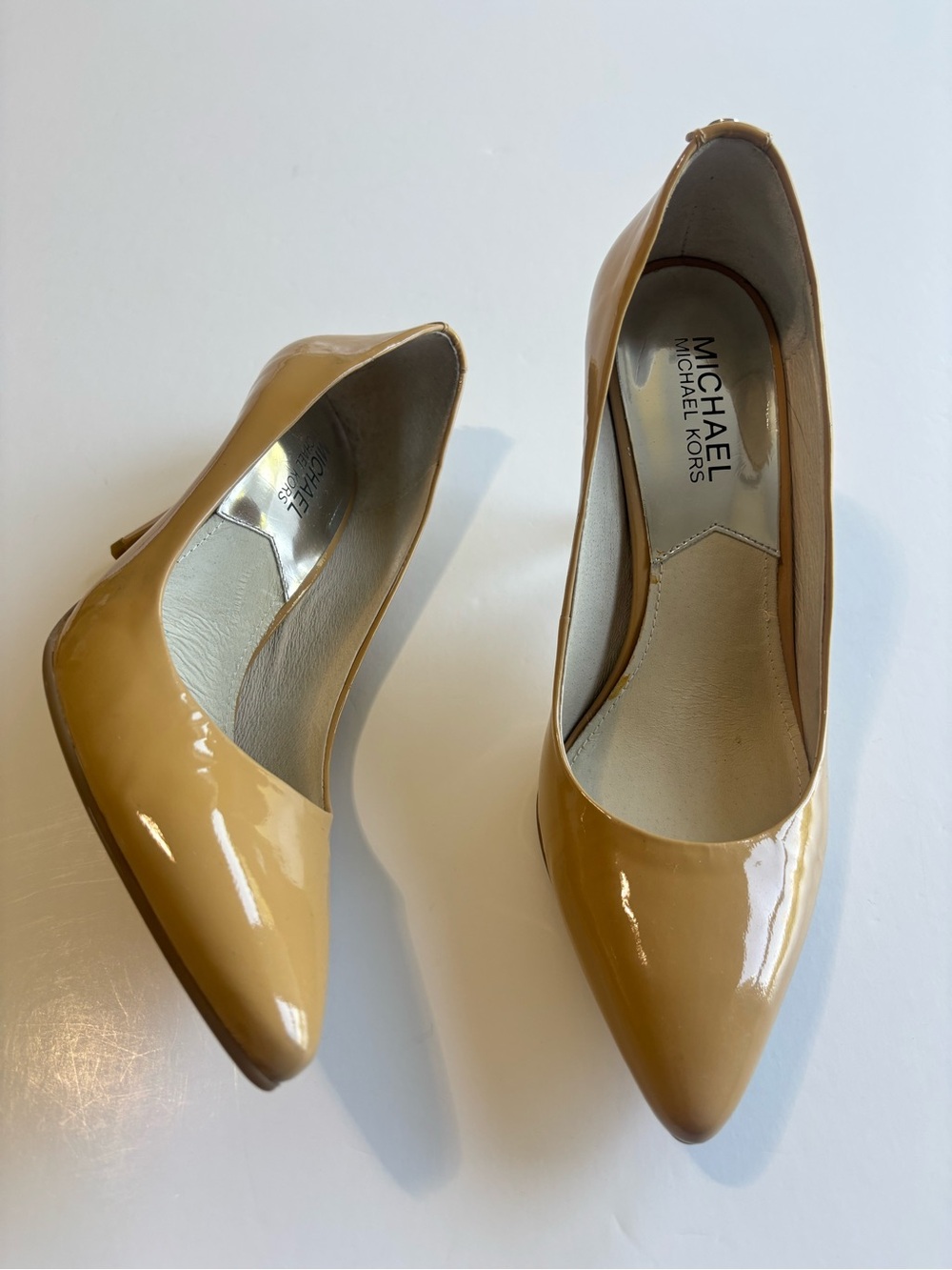MICHAEL Michael Kors Women's Nude Patent Pointed-Toe Pumps Size 6 SH3